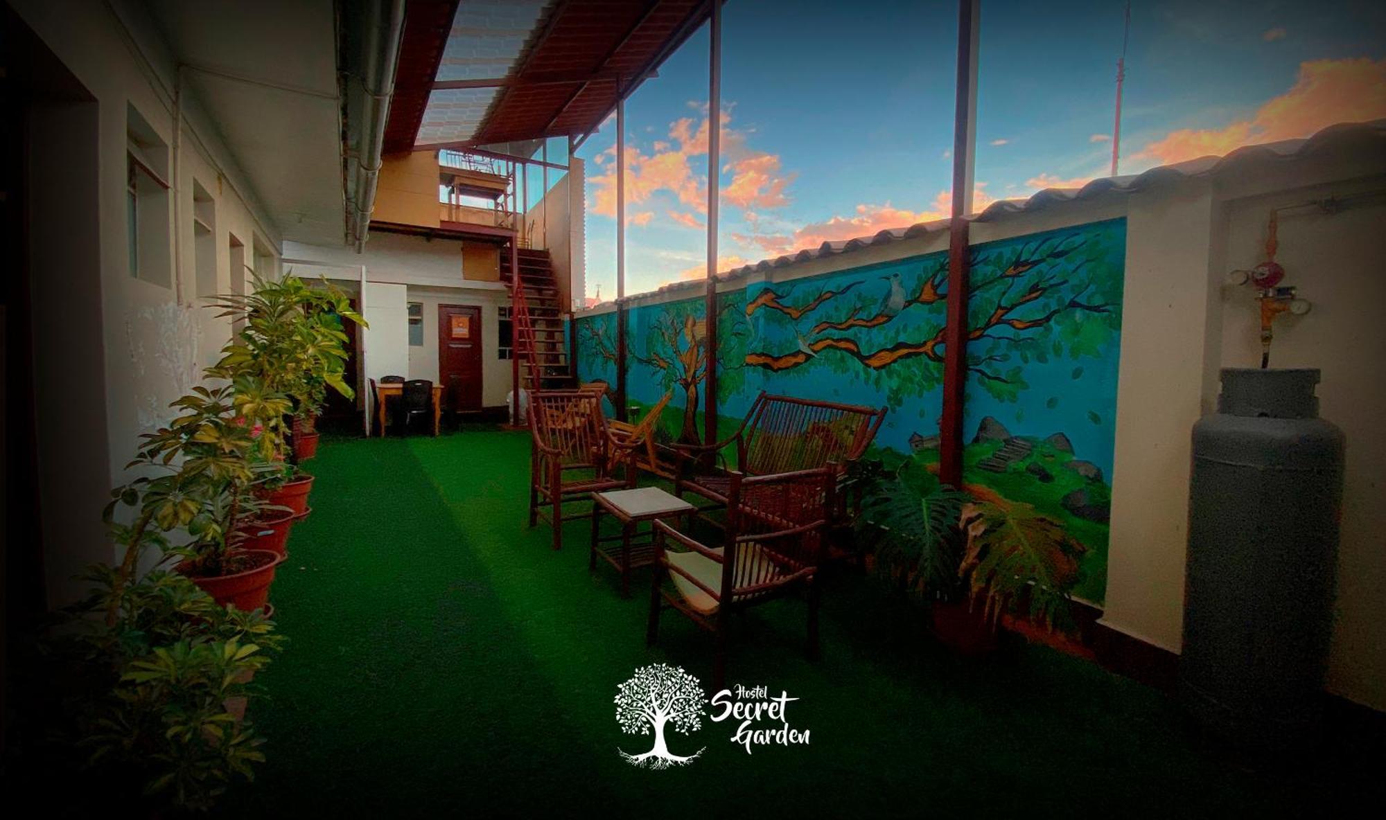 Secret Garden Hostal *
